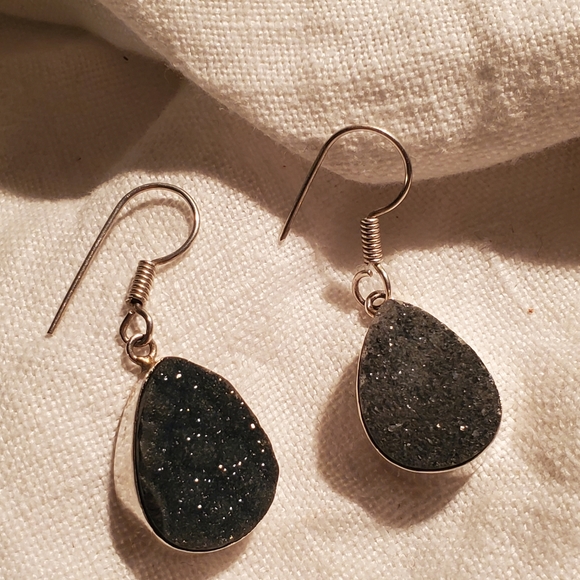 Modern Teardrop Silver and Black Druzy Quartz Earrings 925 - Picture 4 of 7